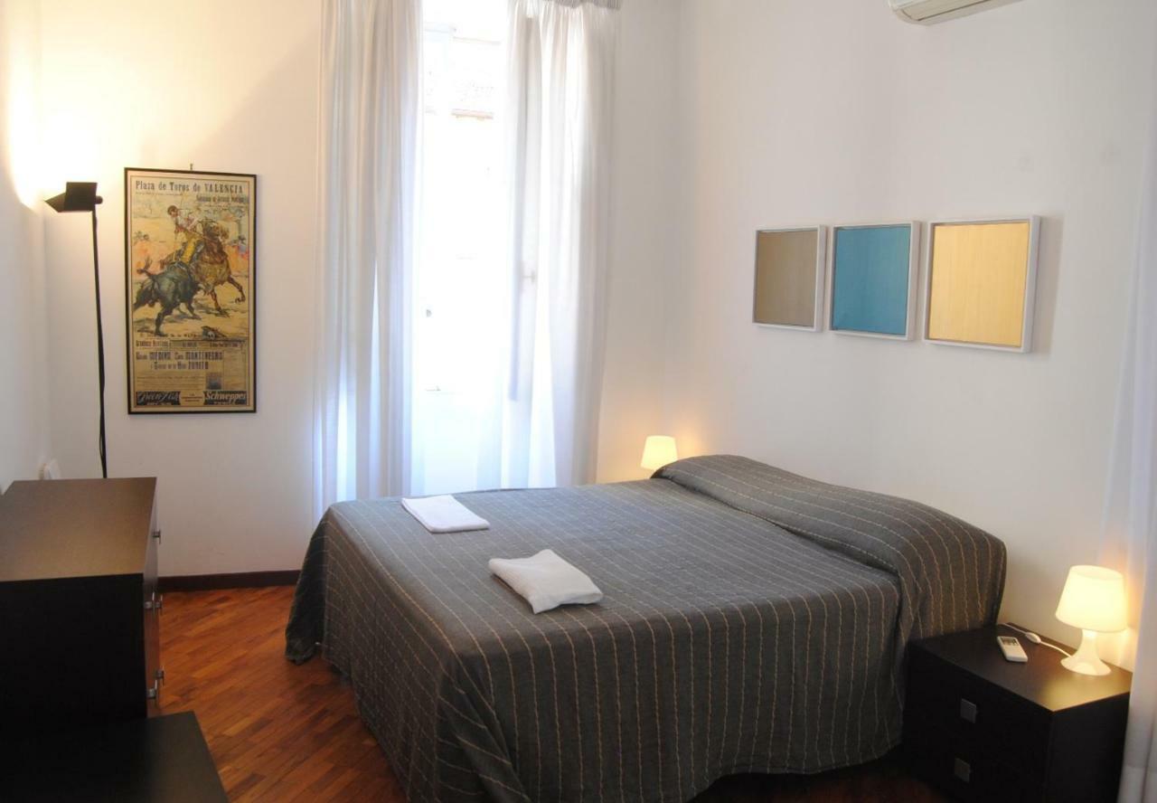 Pantheon White Apartment *